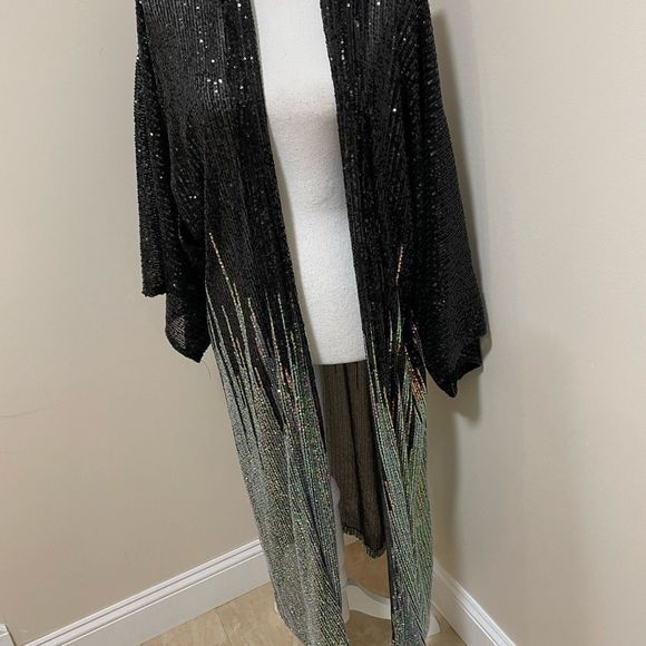New Free People Party On Kimono
One size 
Retail $168
New never worn bef… - Picture 7 of 12